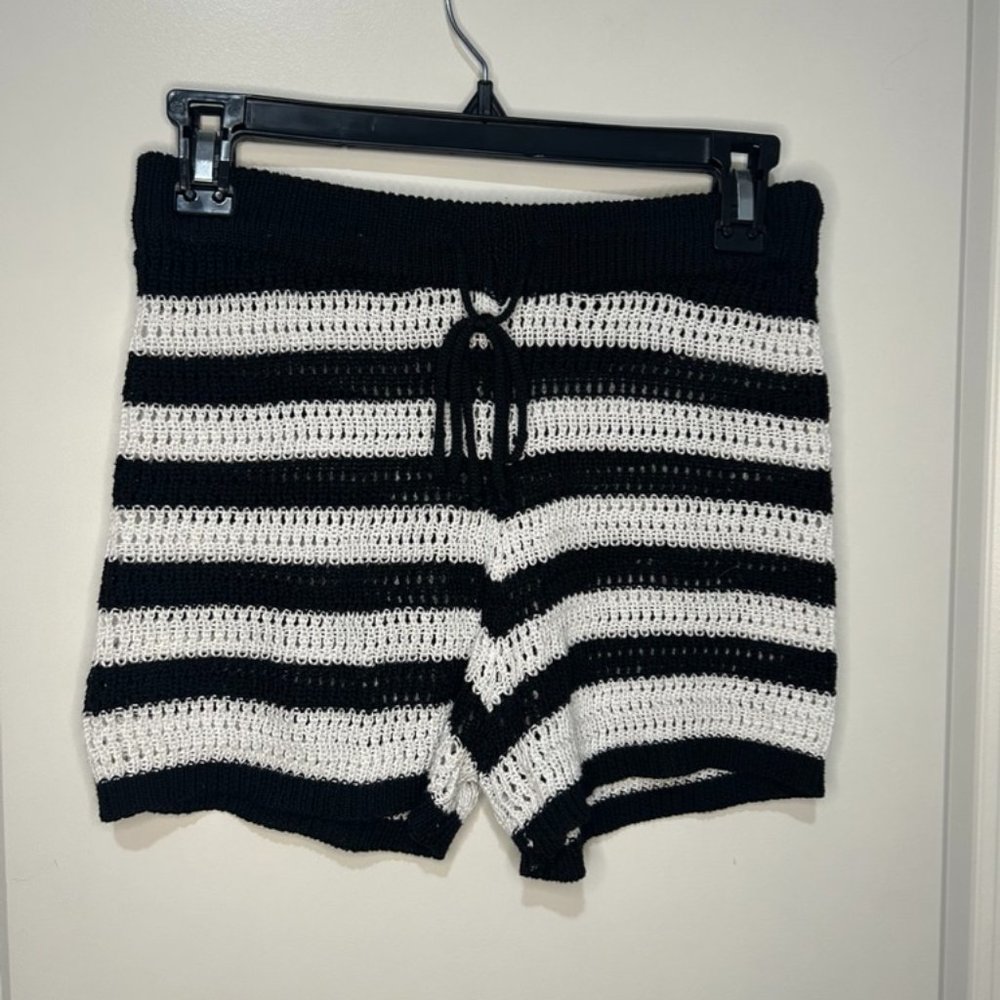 🌊 SHEIN Beach Shorts - L - Perfect for Summer Getaways! 🌊